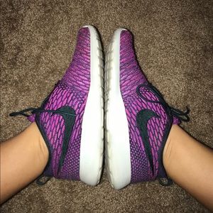 Women’s Nike roshes